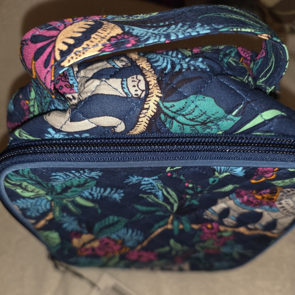 Vera Bradley Blue Floral Elephant Quilted Lunch Pouch - Picture 2 of 9